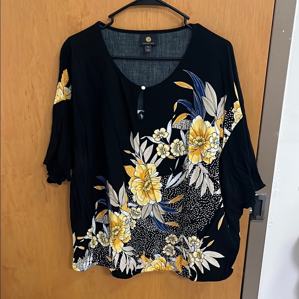 Women's Black Floral Button-Detail Blouse